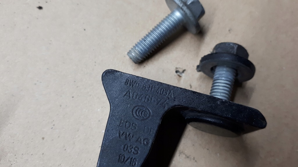 фото №7, A4 b9 8w петля петлі двері лівий задня ly9t