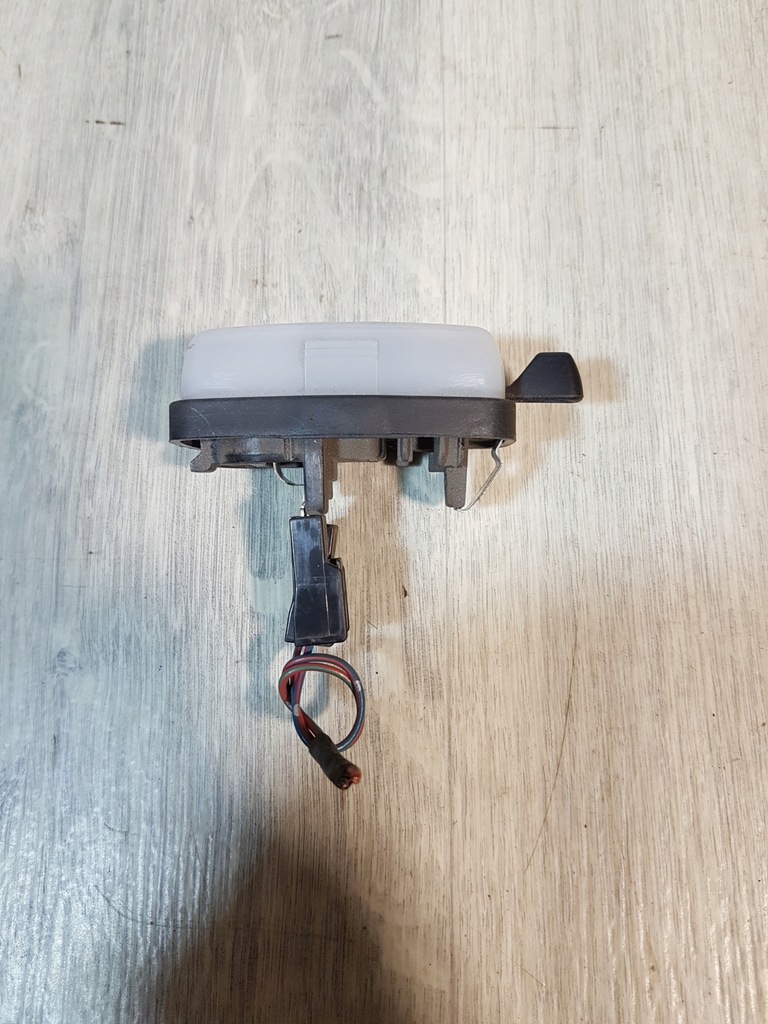 фото №2, Лампа освітлення салону кабіни mazda 323f bj