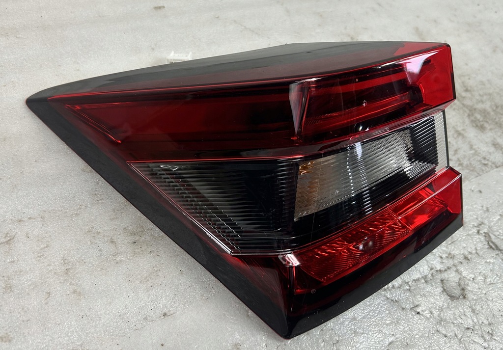 фото №8, Левая лампа задняя nissan juke ii f16 19-