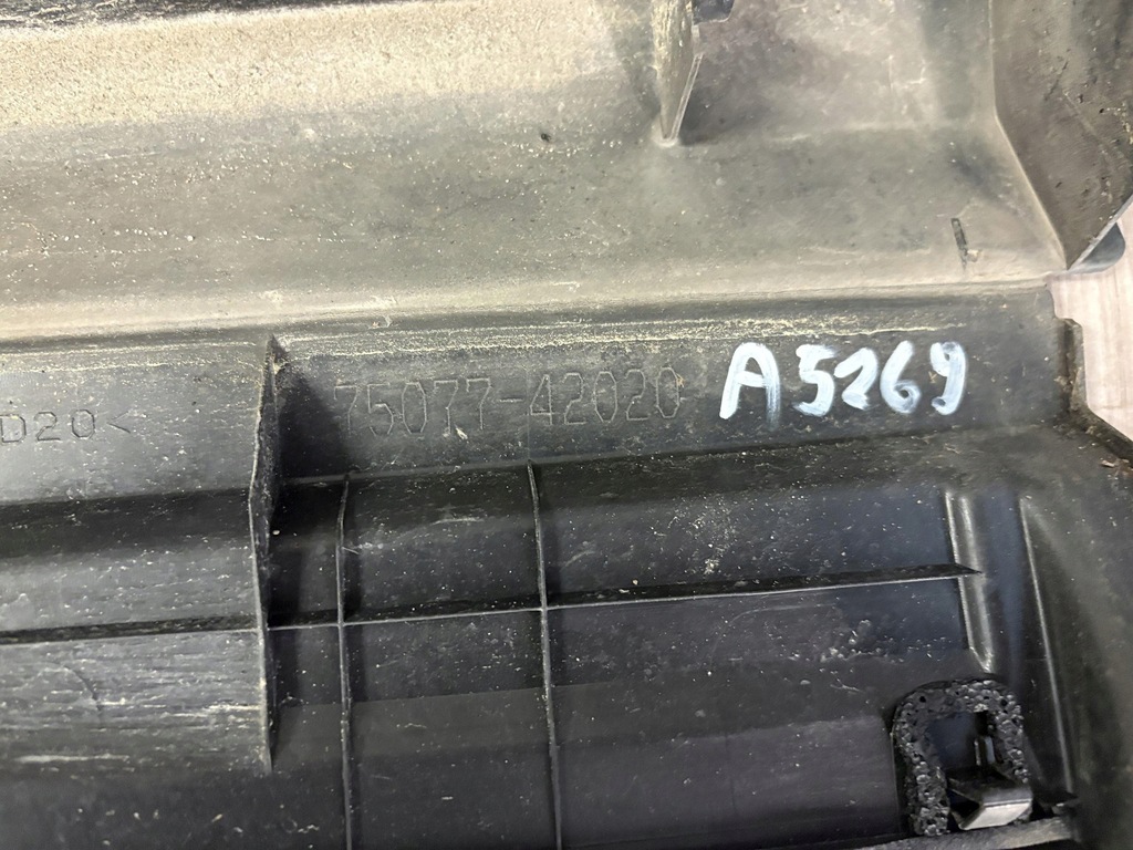 фото №10, Toyota rav4 iv lift молдинг двері правий задня 75077-42020