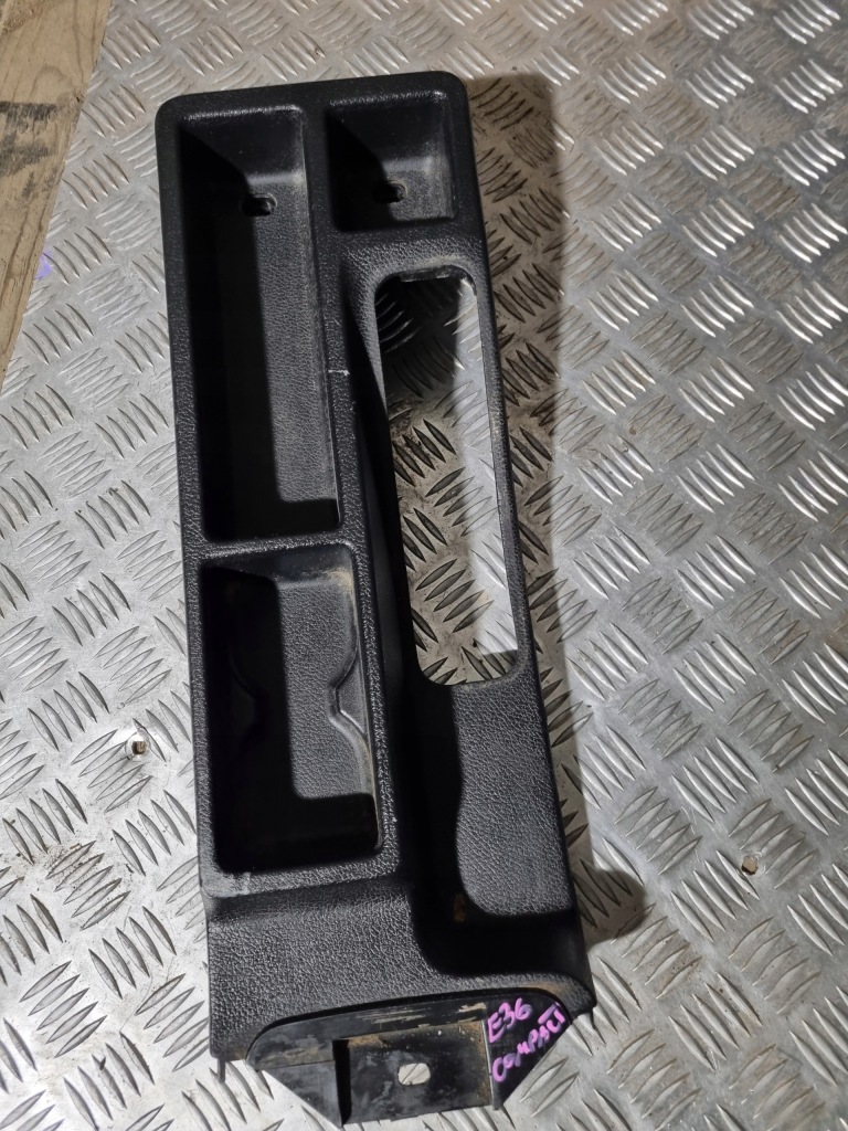 Купити Bmw e36 compact тунель середній підсклянник 8146045