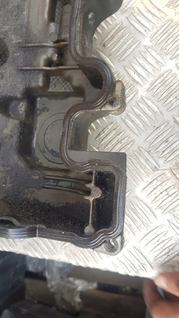 фото №15, Mercedes w220 s-klasa w163 крышка клапанов s500 s430 4.3 5.0 v8 a1130160105