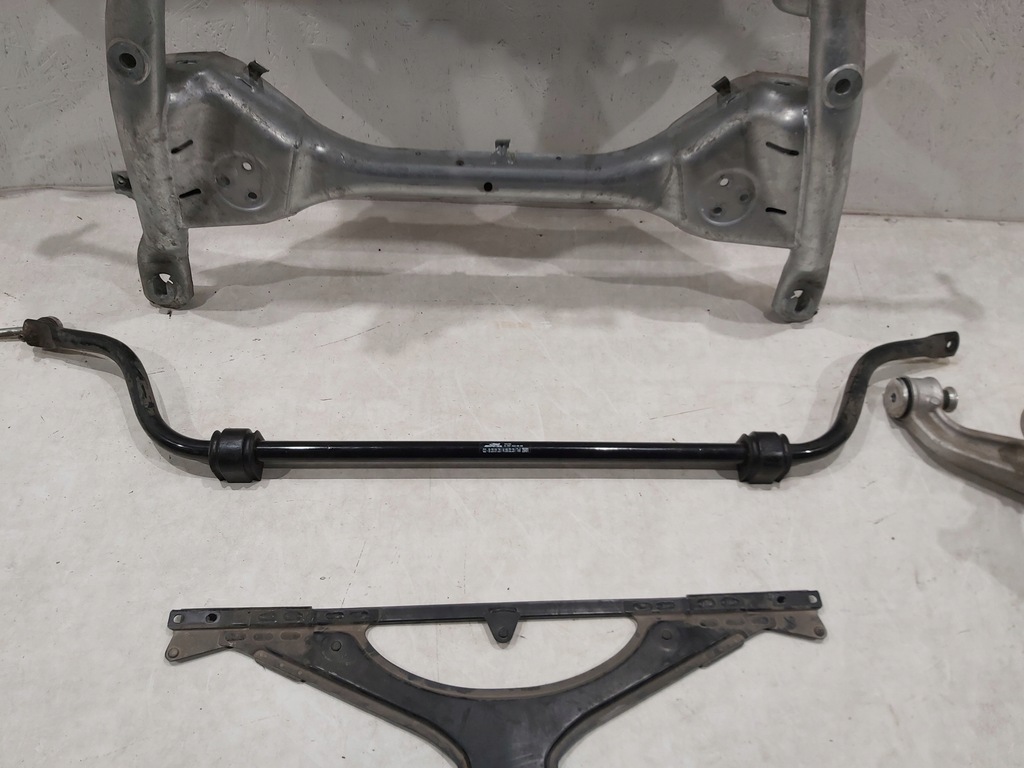 фото №4, Підрамник підрамник трансмісія mercedes gt r w190