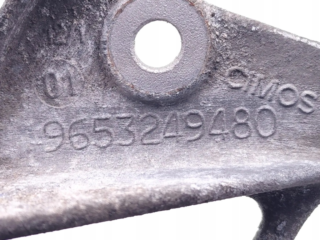 Peugeot 5008 кронштейн генератора 1.6 hdi дизель 82kw 112 hp 9653249480 с Разборки