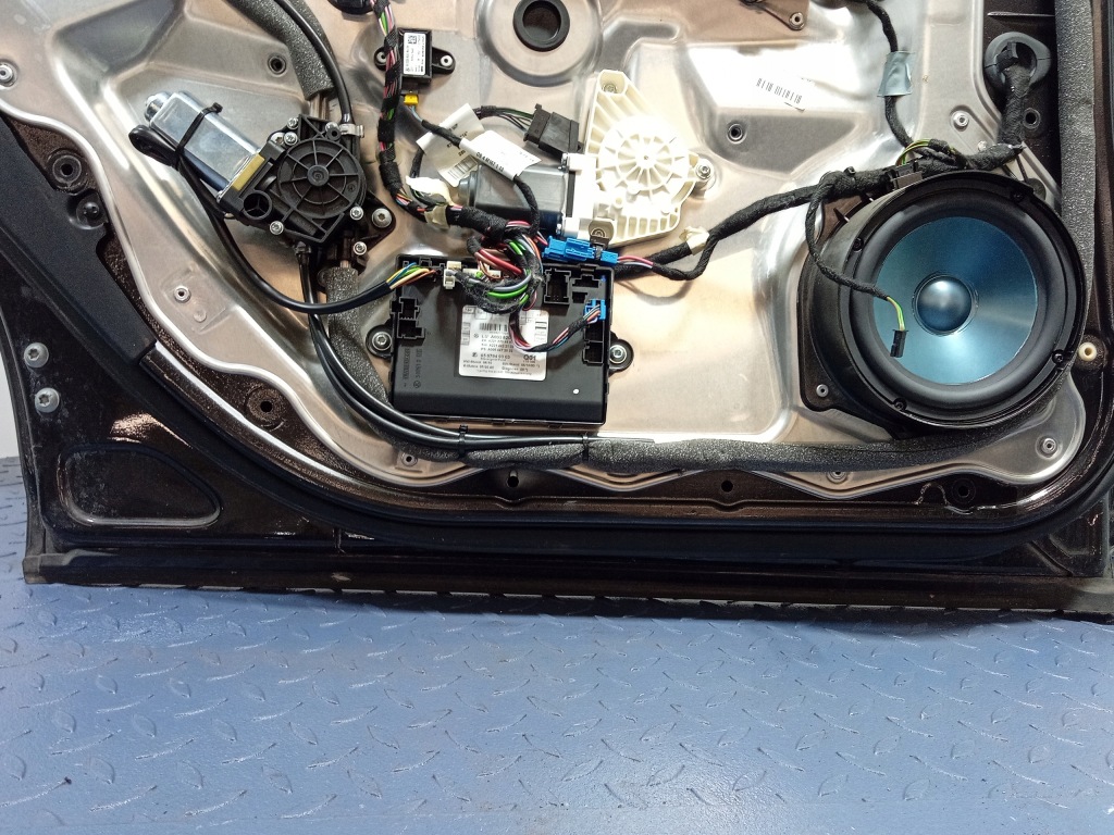 фото №3, Mercedes s w221 long дверь задняя левая 033