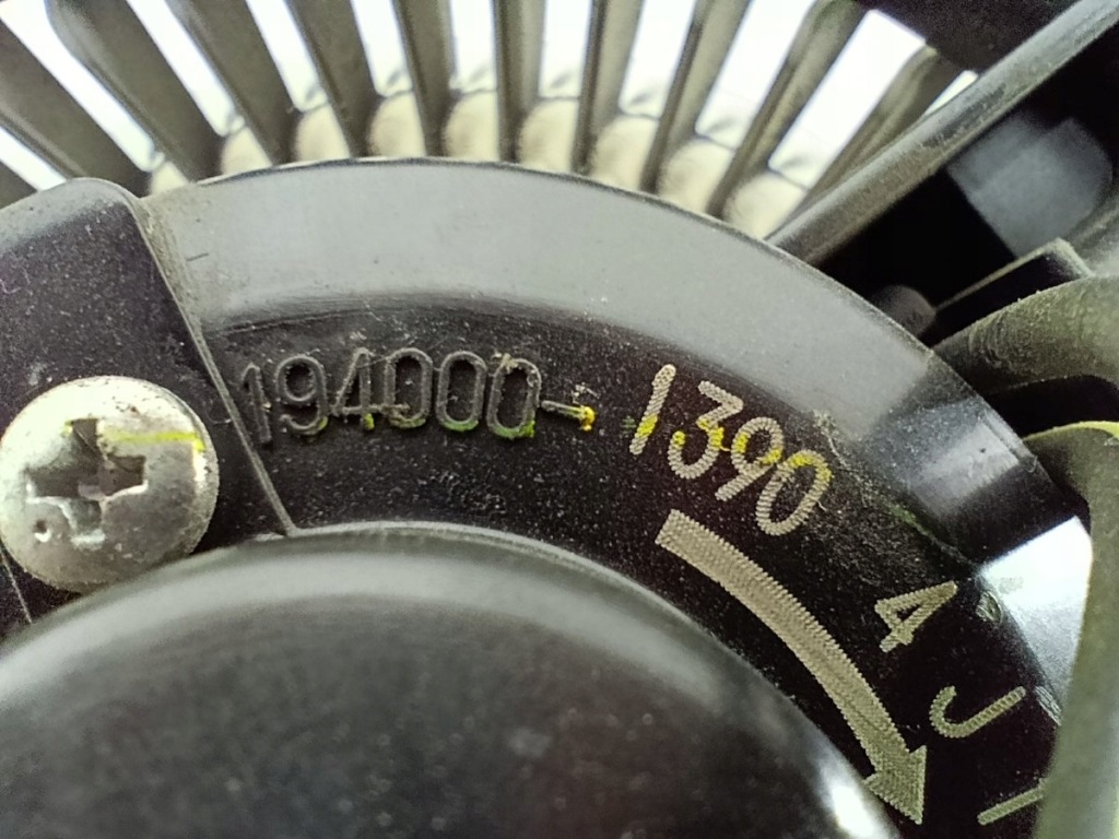 Вентилятор обдув, воздуходувка toyota prius ii 194000-1390 denso 1.5 16v Киев