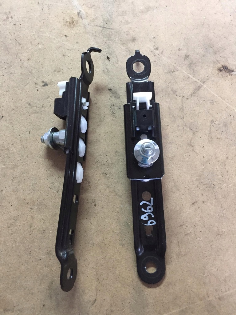 фото №1, Toyota corolla e21 2018- ползунок поперечина безопасности