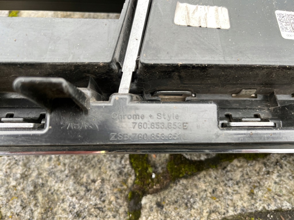 Решётка радиатора решётка радиатора eu vw touareg iii 760 2018-2022 в Украине