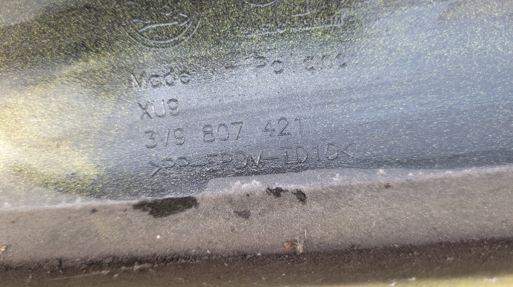 Skoda superb iii kombi бампер задний  задний 3v9807421 / 3258 в Украине