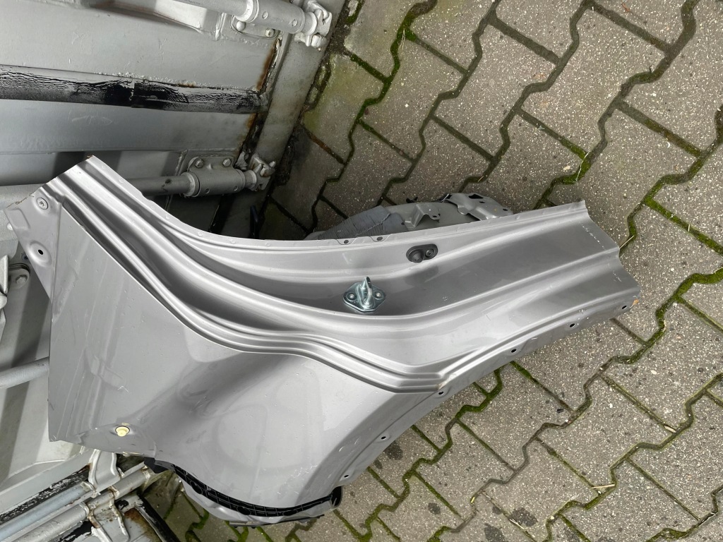 Toyota c-hr chr 2016- четвертина права задні Недорого