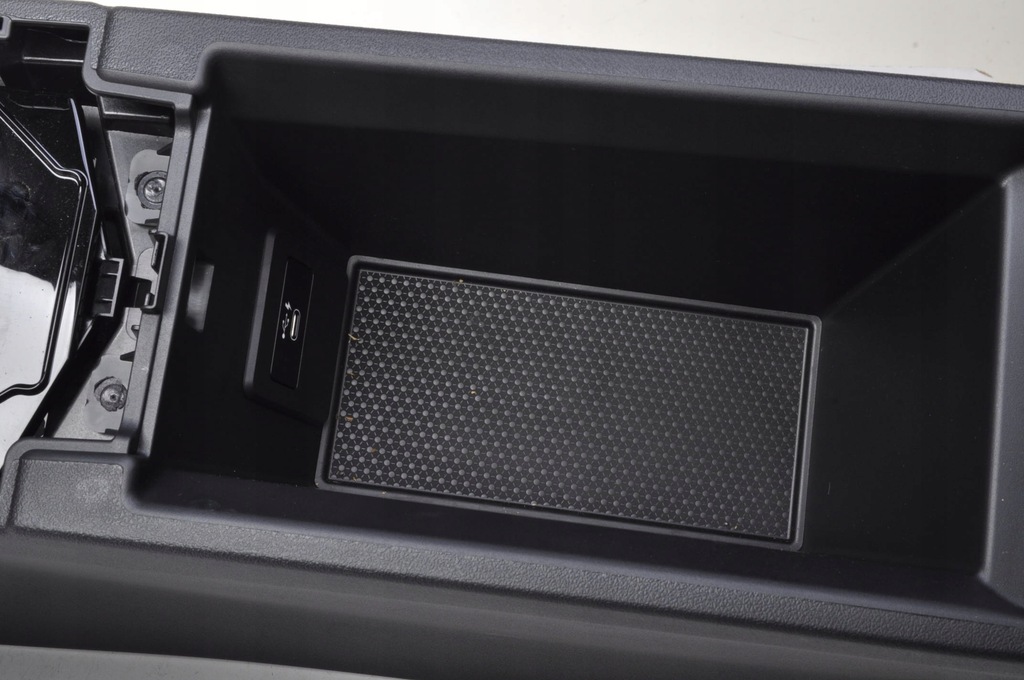 фото №15, Bmw f40 туннель средний подлокотник