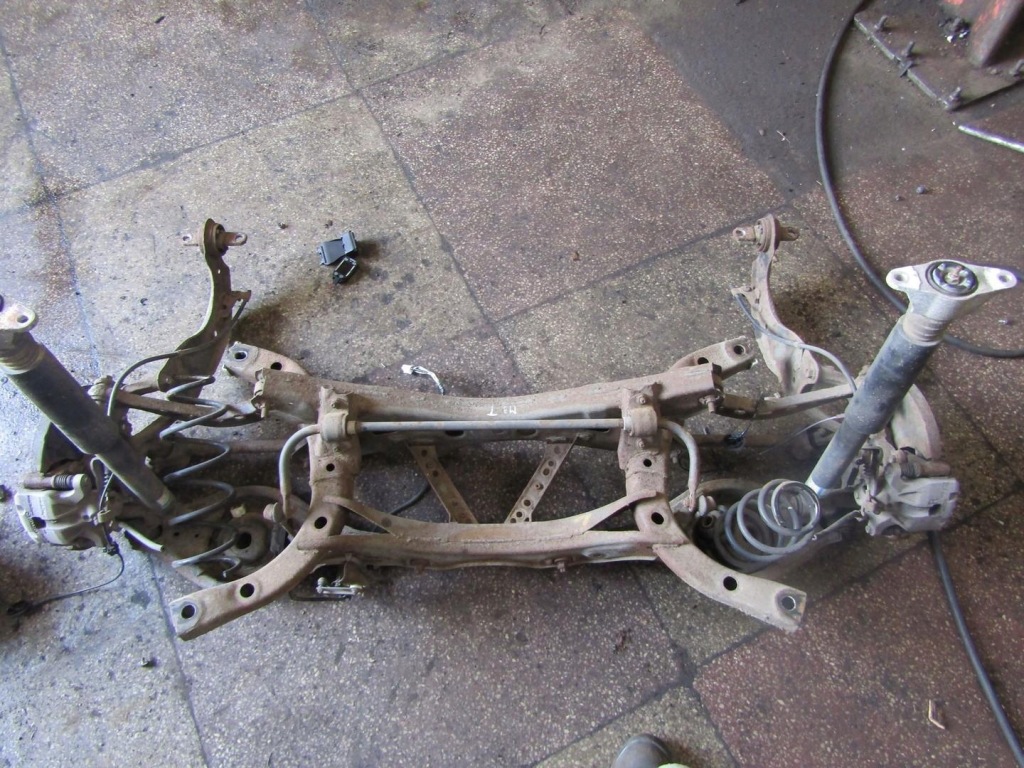 фото №1, Подвеска задняя задние балка подвеска задняя mazda 3 bm bn sedan