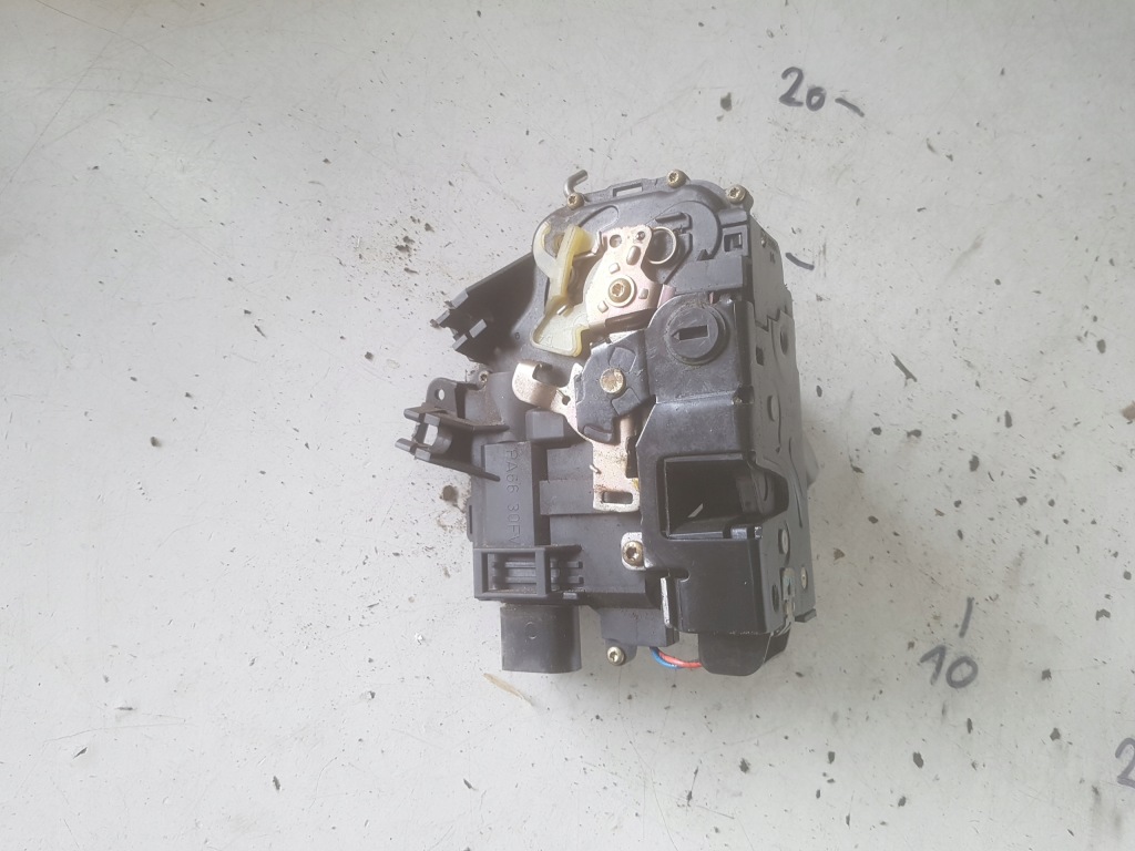 фото №1, Audi a6 c5 lift 01-05r замок дверь правый задняя 7 pin