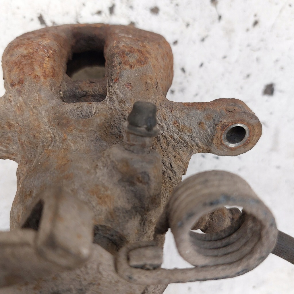 фото №12, Smart forfour суппорт тормозной левый задняя чугунный