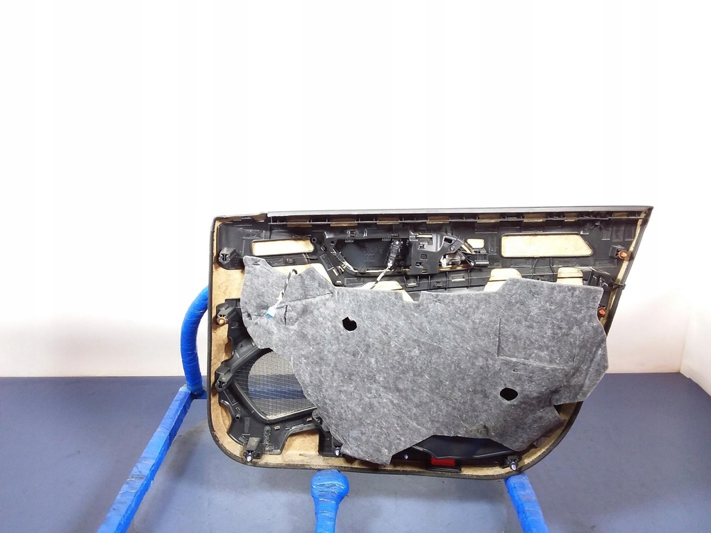 фото №4, Mercedes a w176 обивка дверь перед левая