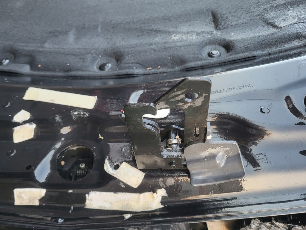 фото №10, Капот крышка двигателя засов шумоизоляция logo mercedes c w205 c205 coupe оригинальный номер