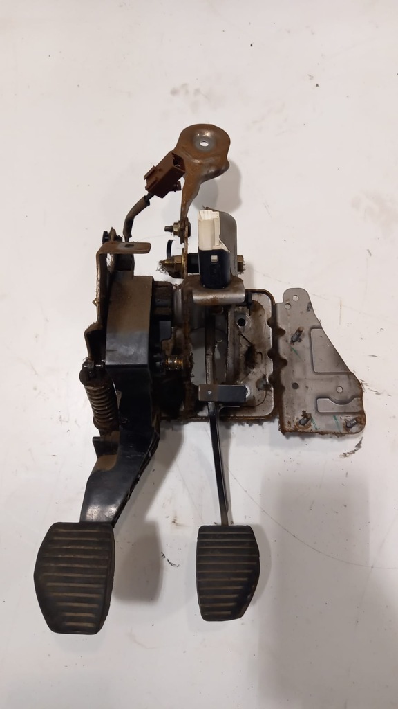 фото №1, Peugeot 307 01-05 rok педаль педалі зчеплення гальма !!!