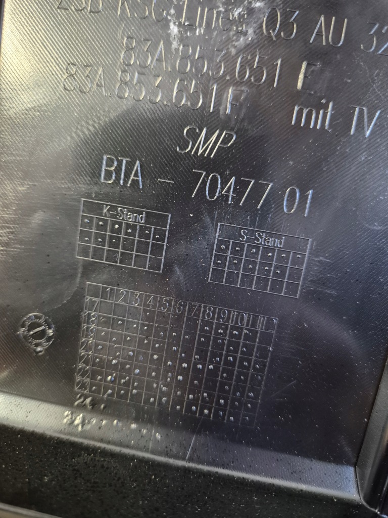 Audi q3 83a решётка радиатора решётка радиатора решётка  радиатора 83a853651 оригинал чёрный черный с Разборки