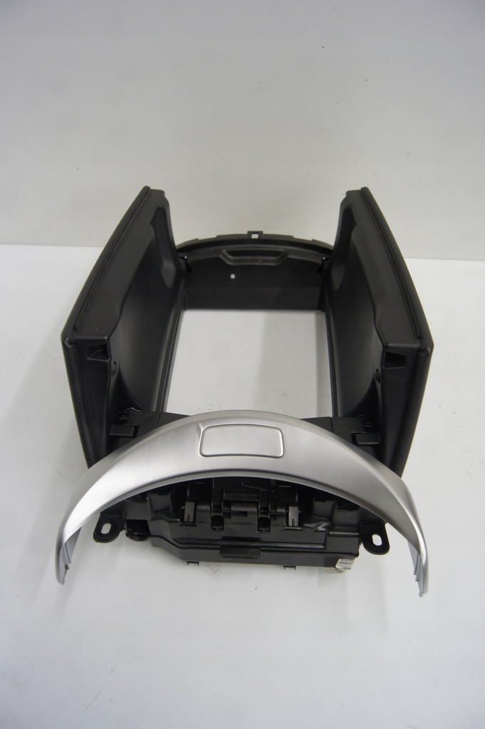 фото №6, Подлокотник w205 c-klasa sedan