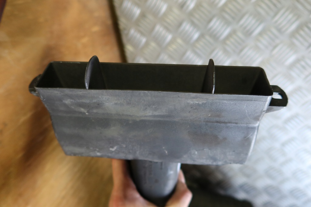 фото №9, Корпус фільтра повітря a1 8x 6r0129607