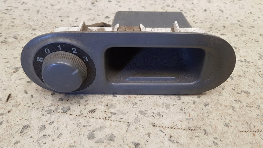 фото №1, Панель управление обдув mazda mpv ii