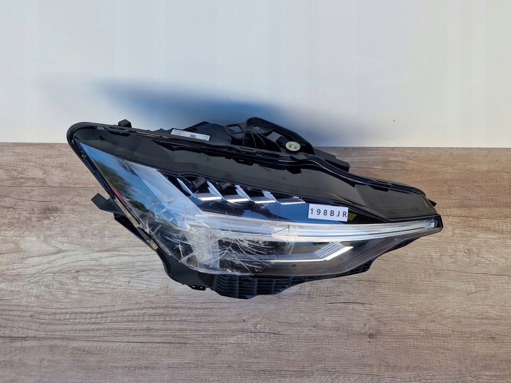 фото №3, Volvo polestar 2 права лампа перед фара led