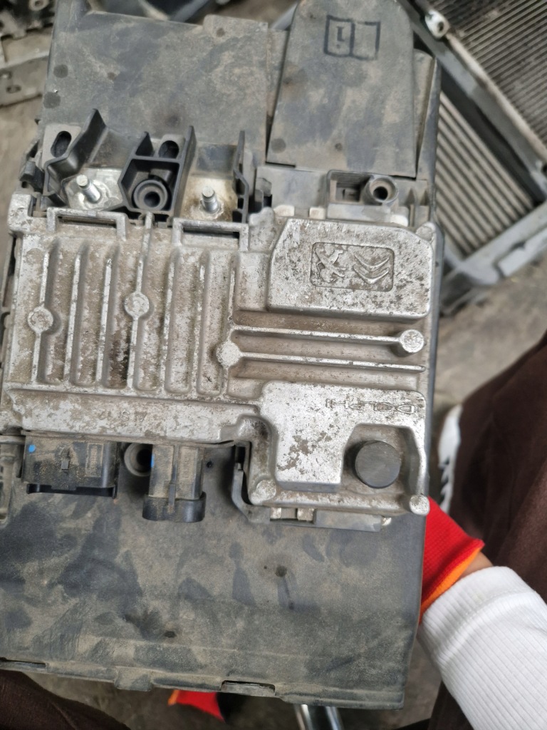 фото №1, Бортовой компьютер блок управления c3 iii 3 9819596180