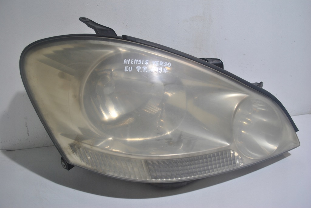 фото №1, Лампа правый перед toyota avensis verso europa