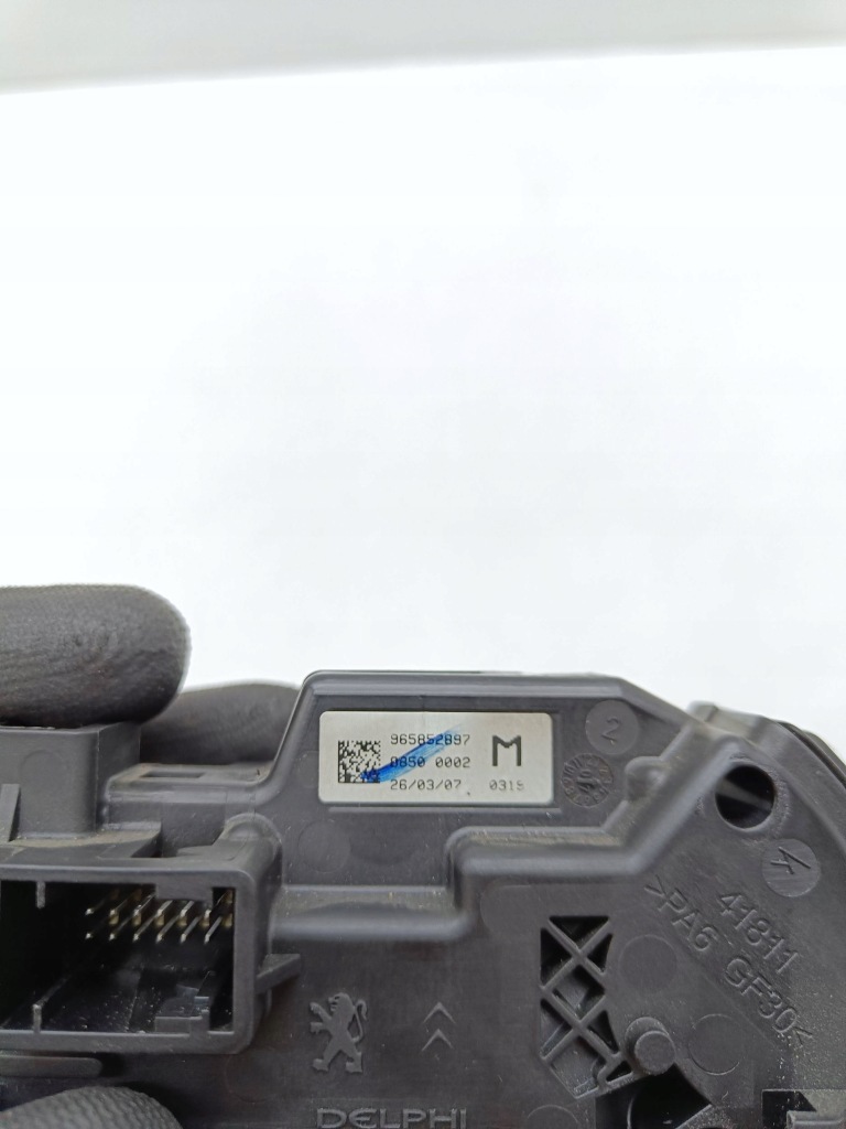 фото №9, Citroen c4 i picasso 2007 домкрат переключения передач / нижний