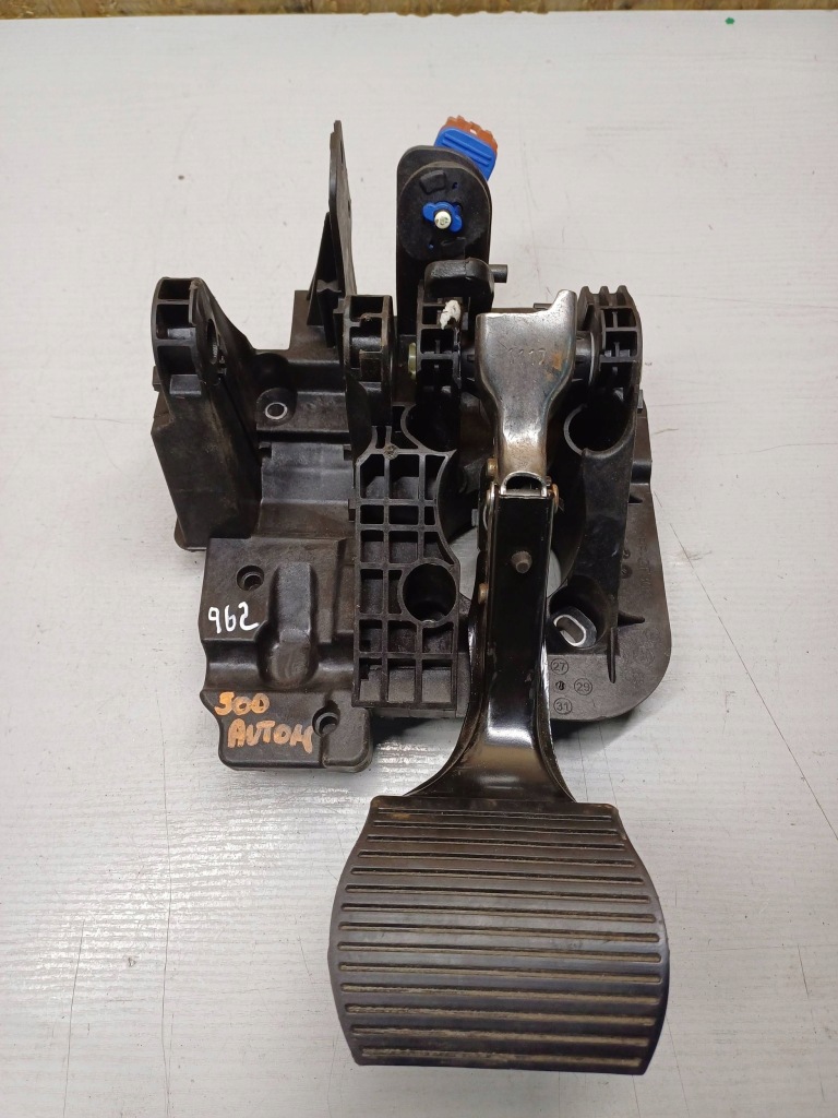 фото №1, Fiat panda iii педаль тормоза автоматическая коробка передач