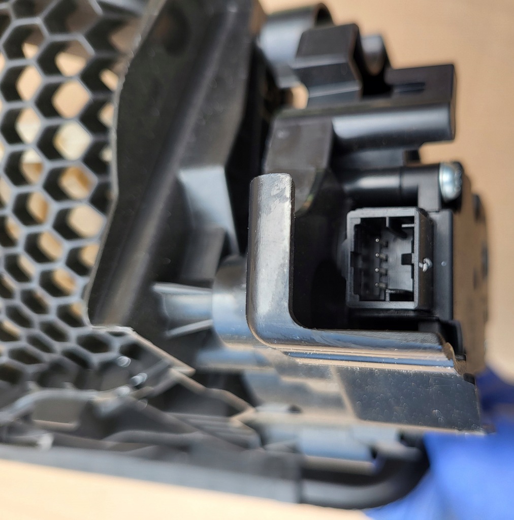 фото №9, Ловушка воздухозаборник воздуха моторчик отопителя mercedes c w205 оригинальный номер europa