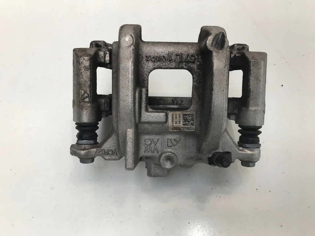 фото №1, Vw id.3 cupra born супорт гальмівний лівий перед