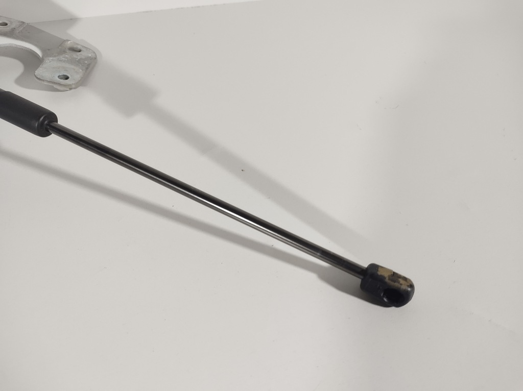 фото №6, Volvo s60 13- петля кришки багажника правий