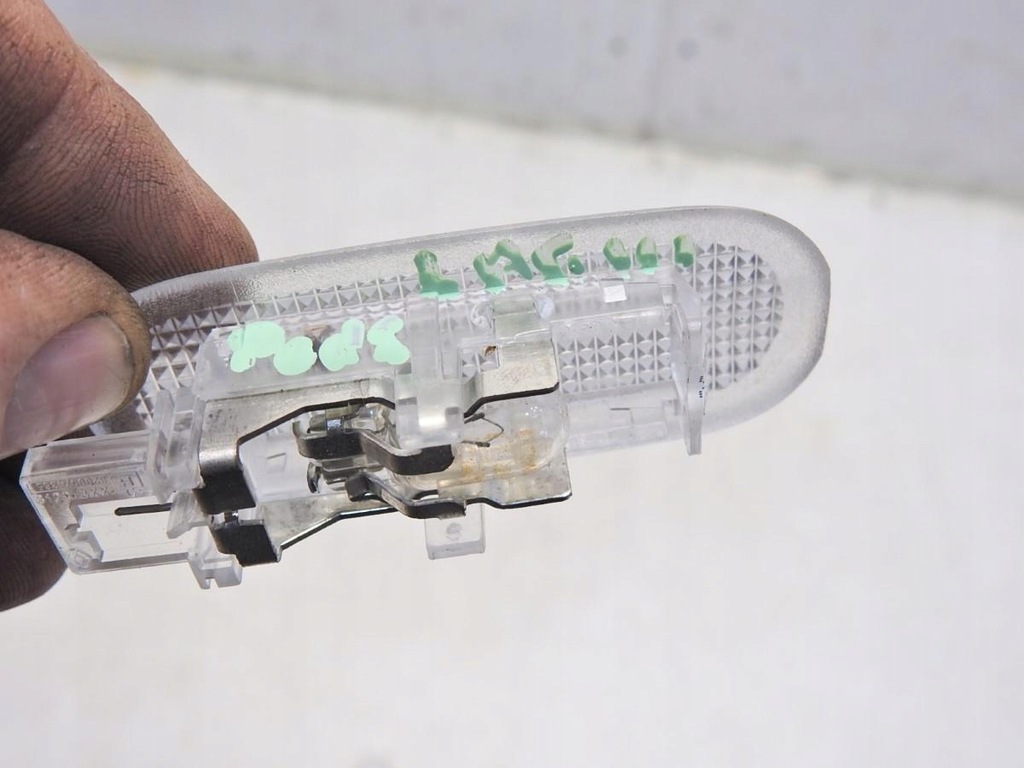 фото №3, Лампа освещение потолочный renault laguna iii