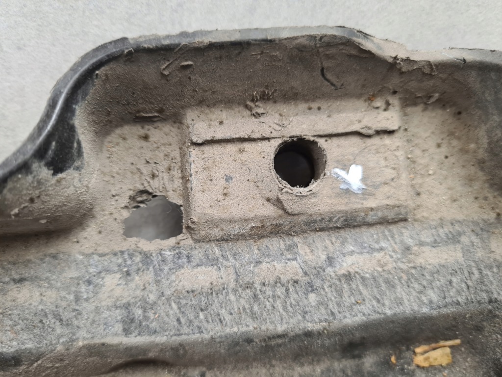 Основа полиця корпус акумулятор opel astra 3 h zafira 2 b Недорого