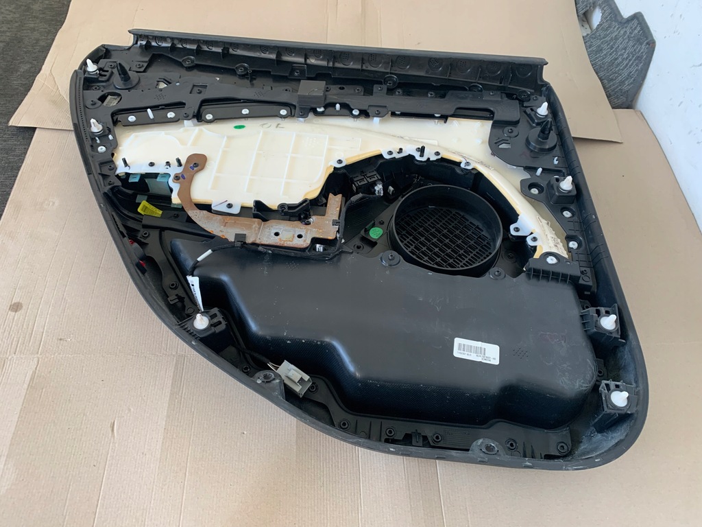 фото №11, Ford mustang mach-e rwd 21r обшивка обивка дверь правый задняя задний оригинал