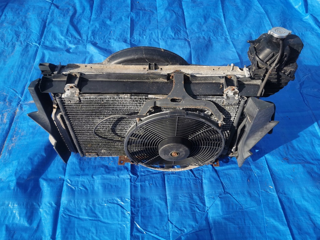 фото №1, Spinter комплект радиатор 2.7 cdi 95-06 00-06