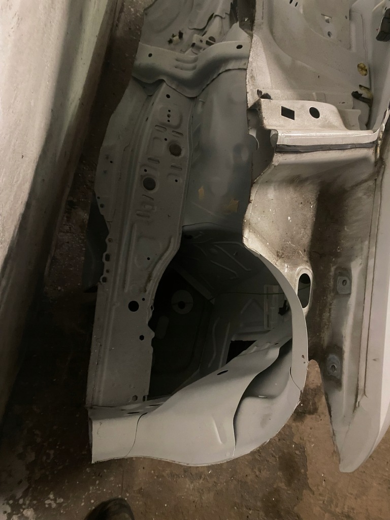 фото №7, Ćwiartka-prawa bok bmw f22