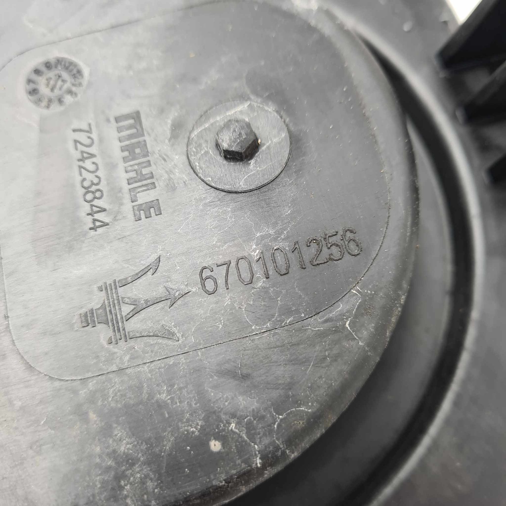 фото №6, Maserati levante sq4 3.0 v6 корпус фільтра повітря права