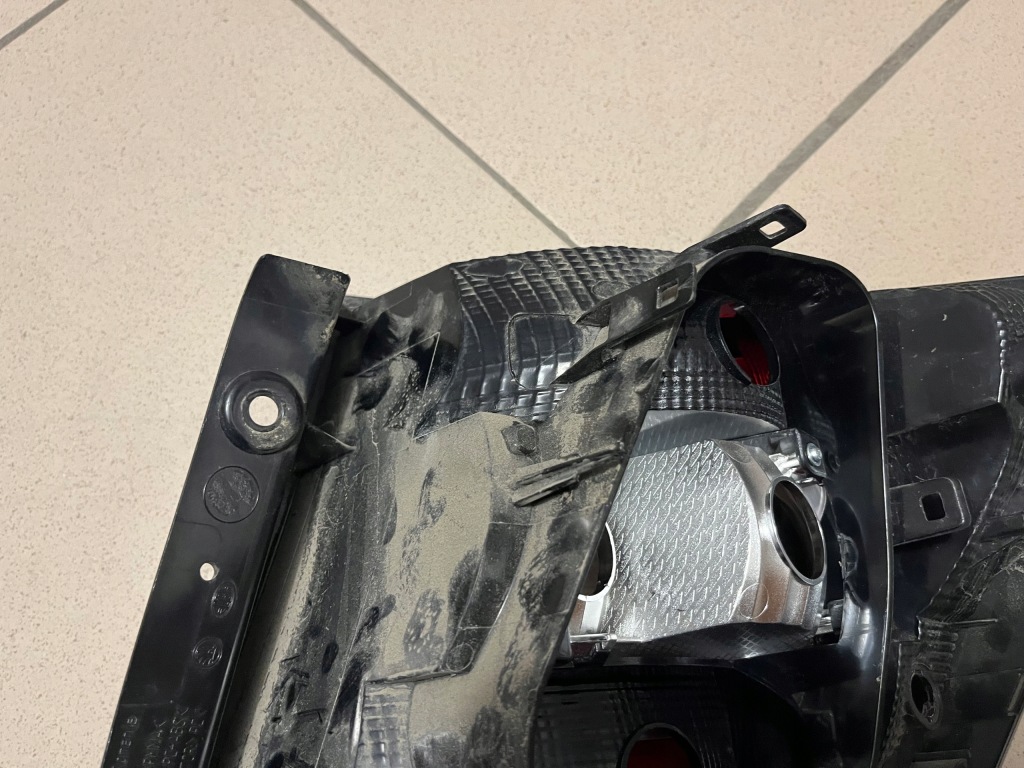 фото №11, Skoda fabia iii 3 kombi 6v9 лампа задняя задняя левая