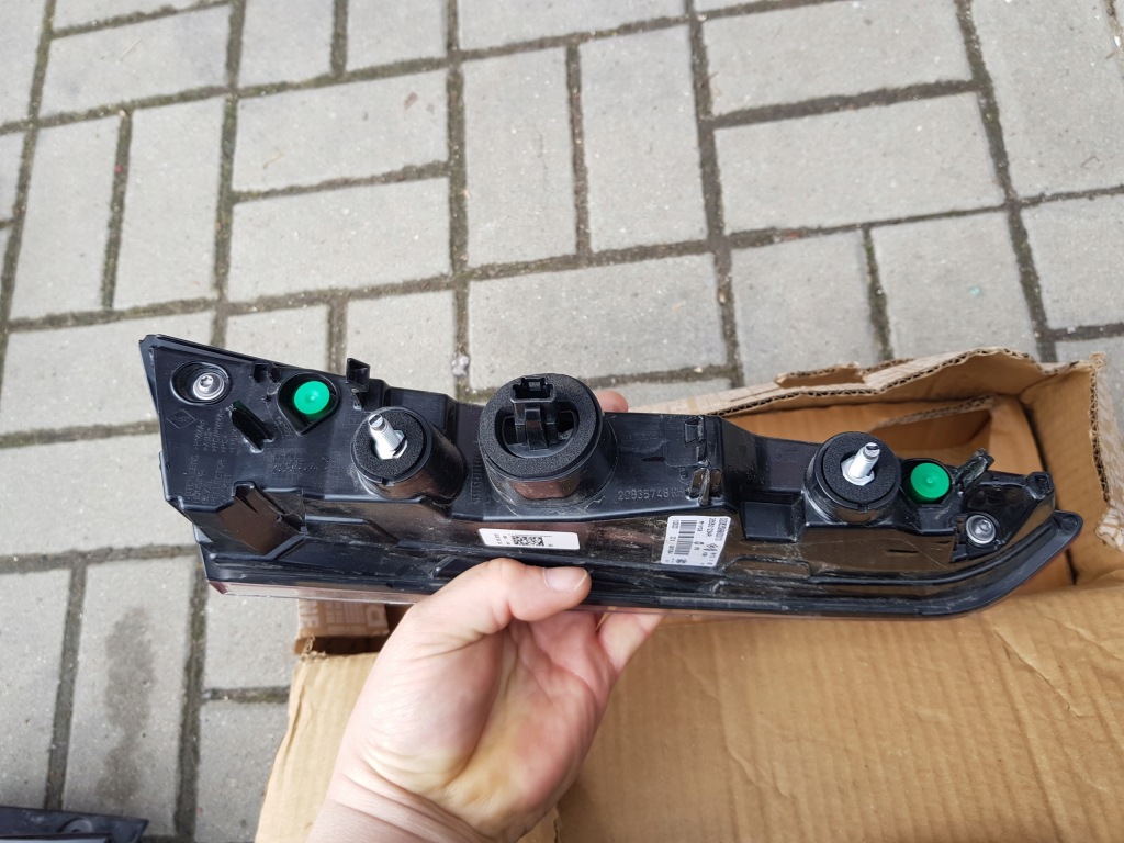 фото №3, Лампа r правая правый задняя задняя reanult captur ii 2 led 265501234r w крышка