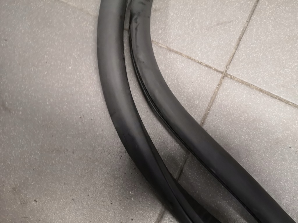 фото №4, Прокладка дверь левый задняя audi a8 d3 4e0833721e