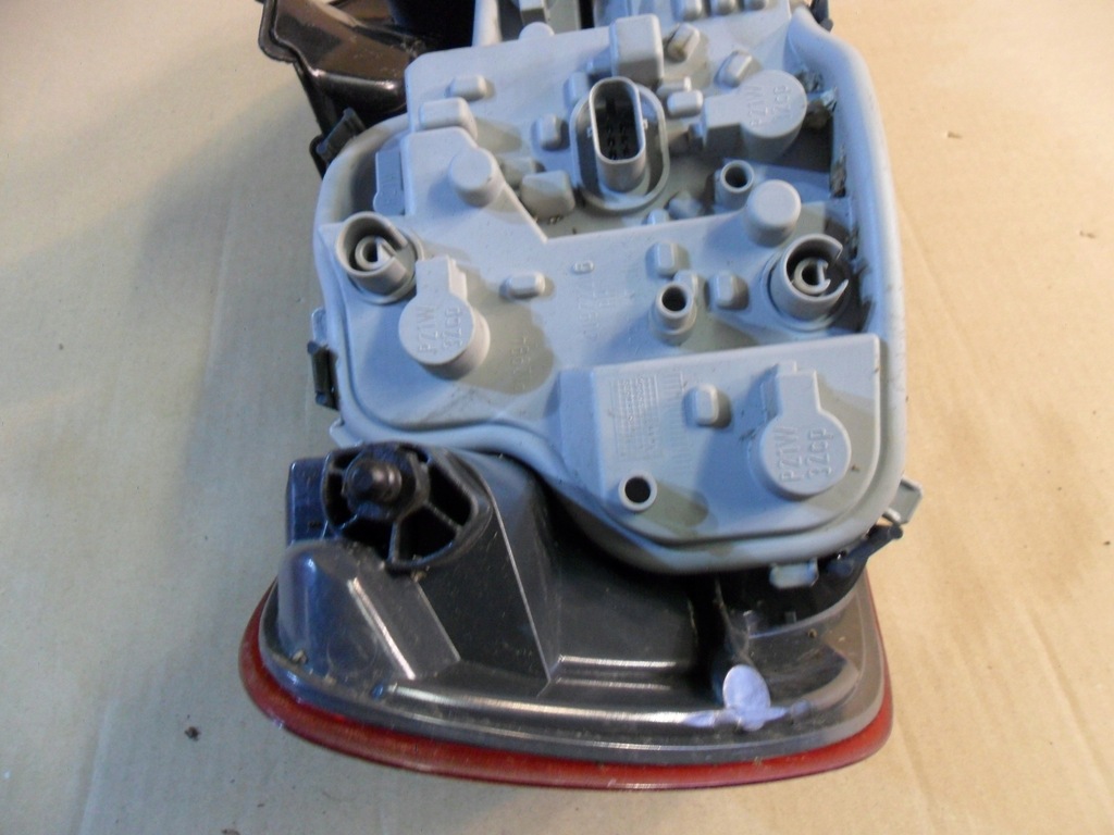 фото №15, Лампа правая задняя bmw 7295424 4818178 f22 f23 f87