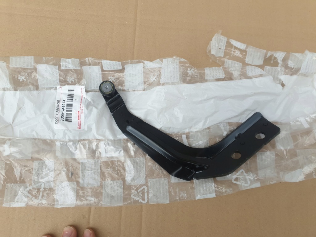 фото №1, Toyota proace кронштейн двері ліва str su001-a6944