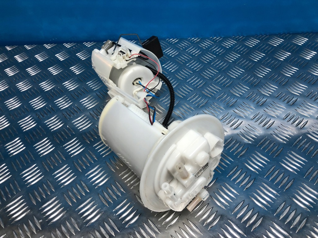 фото №1, Toyota auris ii 1,2 насос пального 77020-02740