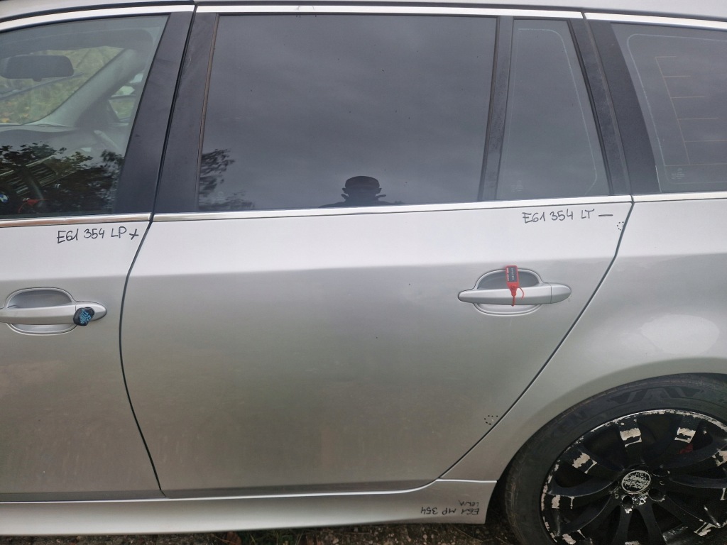 фото №1, Дверь левая задние bmw e61 titansilber 354/7