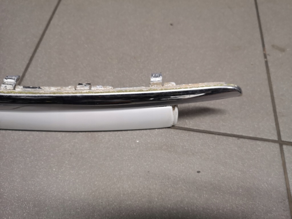 фото №10, Молдинг бампера правий перед audi a8 d3 4e0807224a