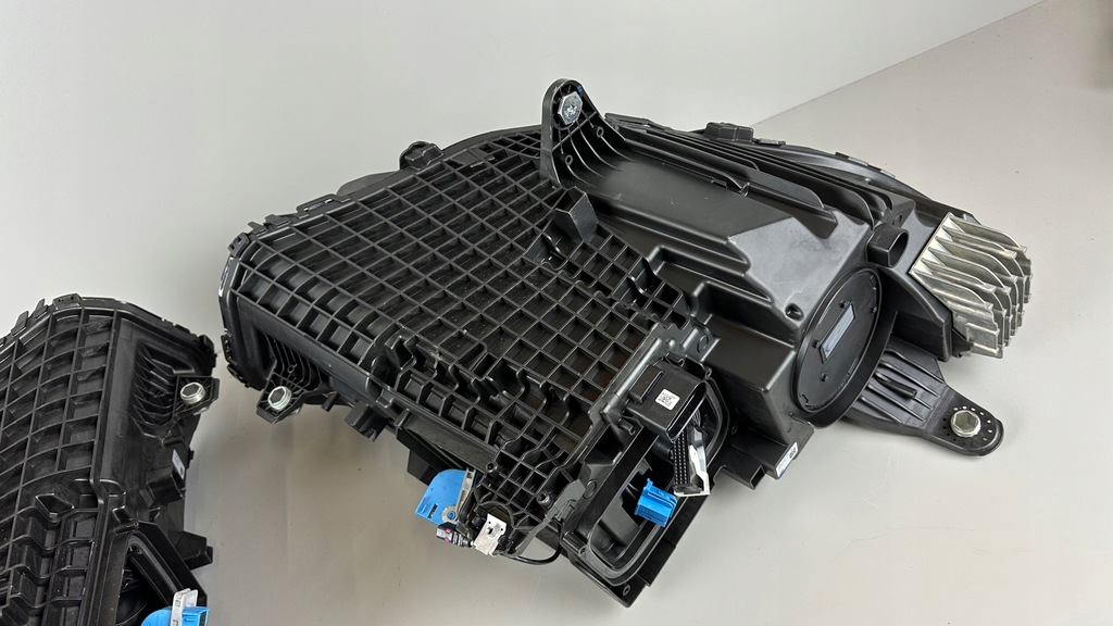 фото №12, Mercedes 296 eqs suv лампа левая правая digital light a2969062502 a2969062602