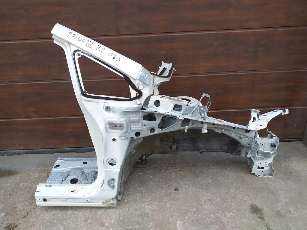 фото №1, Toyota prius iii четверть лонжерон правый перед
