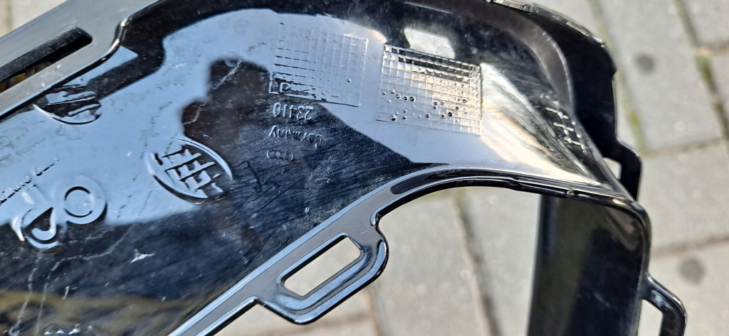 фото №7, Audi e-tron e tron s-line накладка молдинг права бампера перед передня